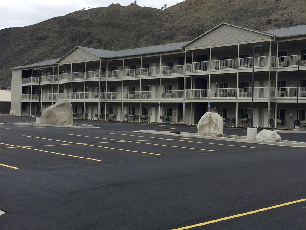 Yellowstone Big Rock Inn Gardiner Esterno foto