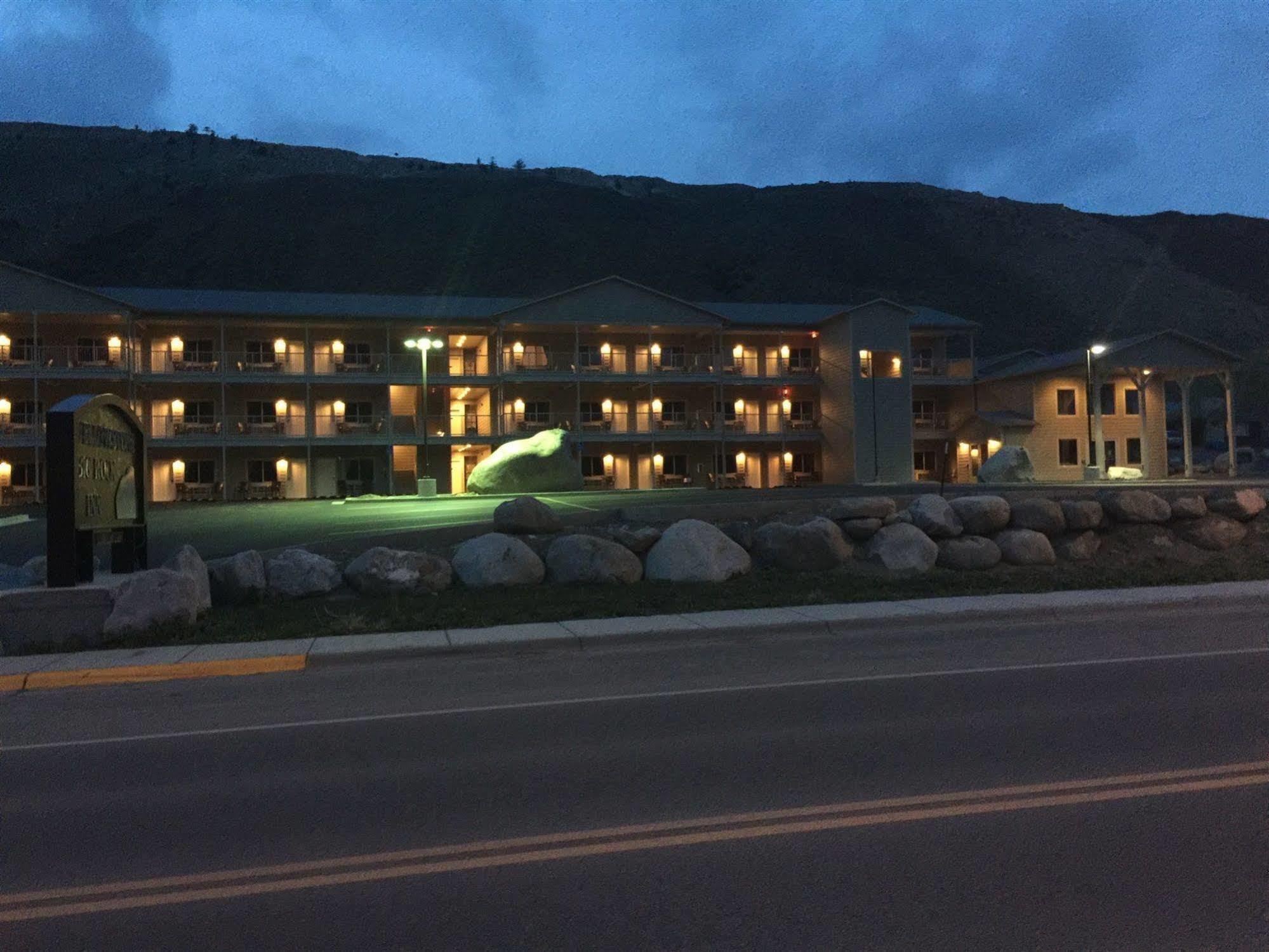 Yellowstone Big Rock Inn Gardiner Esterno foto